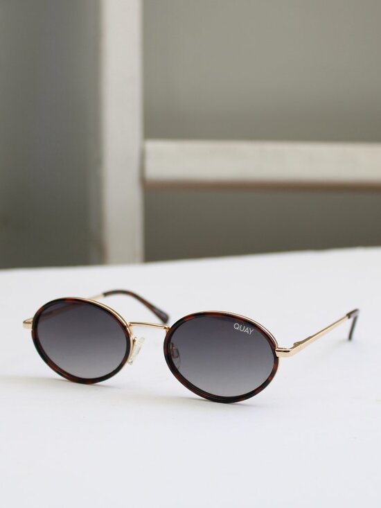 QUAY Line Up Gold Metal Frame Oval 41mm Sunglasses in Tortoise Smoke 6438724 main image 6